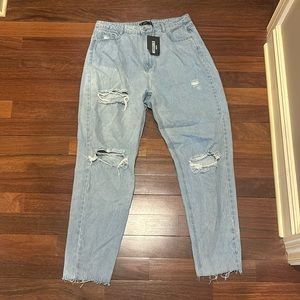 Brand New Missguided Ripped Light Wash Mom Jeans (W’s 12)